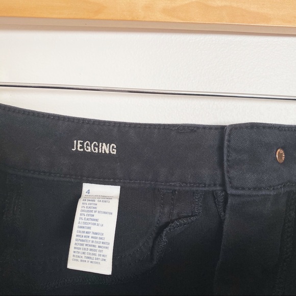 4/$25 American Eagle Black Super Stretch Jeggings - Picture 8 of 8